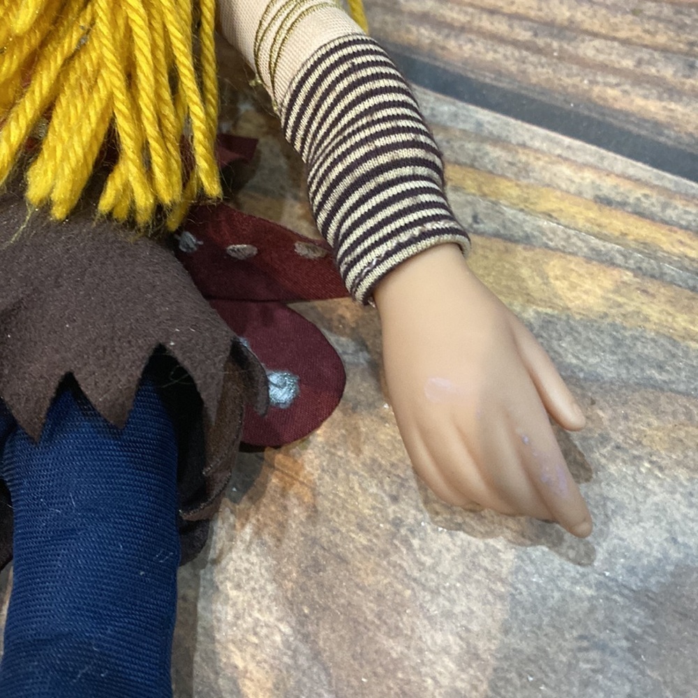 How To Train Your Dragon Live Spectacular Astrid Doll Posable 14" Dreamworks VGC - Picture 9 of 11